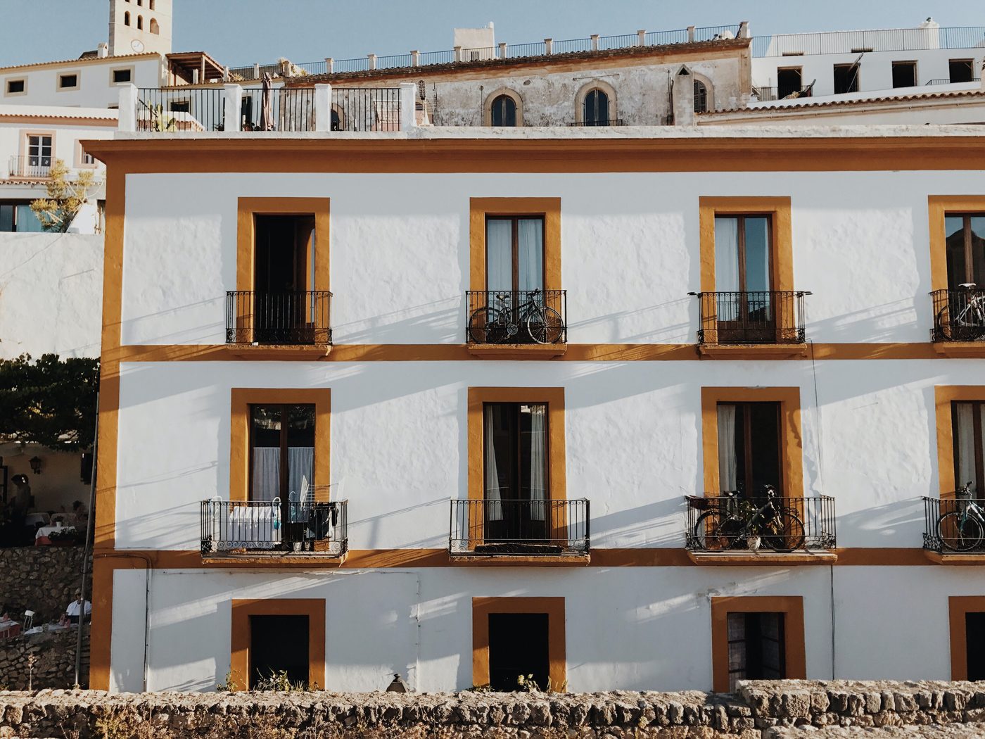 Ley General de Defensa de los Consumidores y su aplicación a las Comunidades de Propietarios